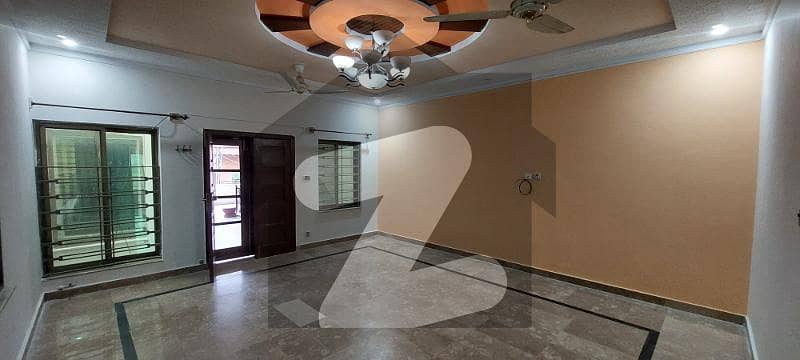 Kuri Bahria Road 1st Floor 2 Bed Bachelor/family/office. 35000