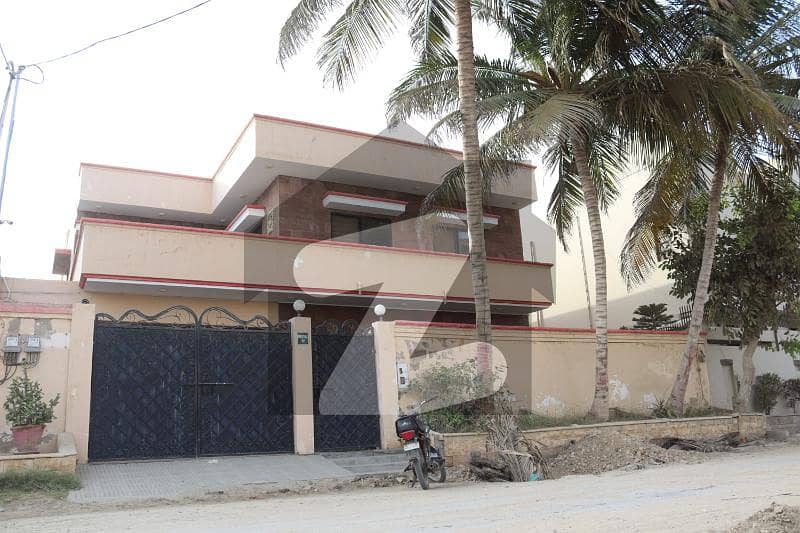 ڈی ایچ اے فیز 6 ڈی ایچ اے,کراچی میں 6 کمروں کا 1 کنال مکان 9.25 کروڑ میں برائے فروخت۔