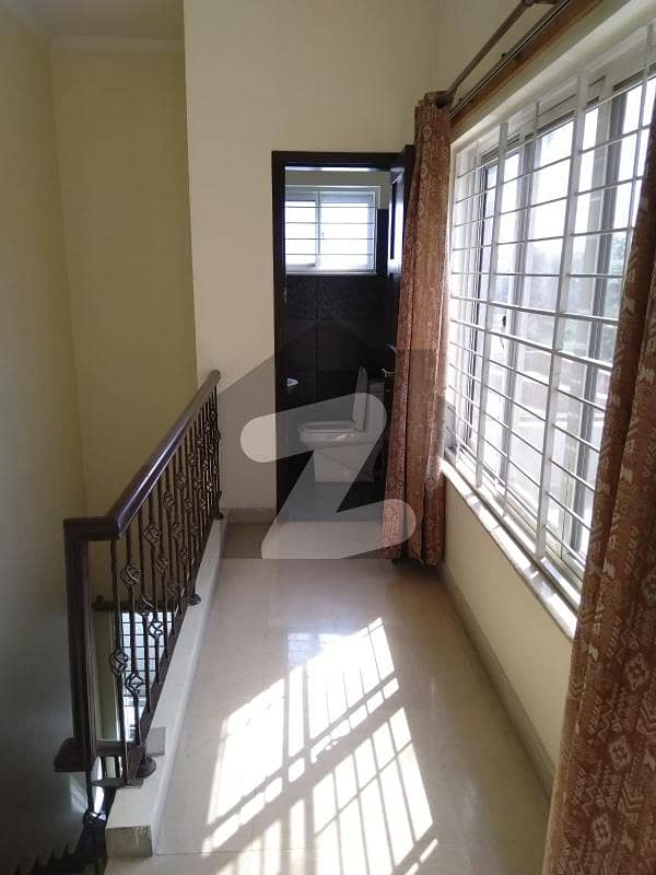 1 Kanal Beautiful Upper Portion Available For Rent In Dha Phase 5