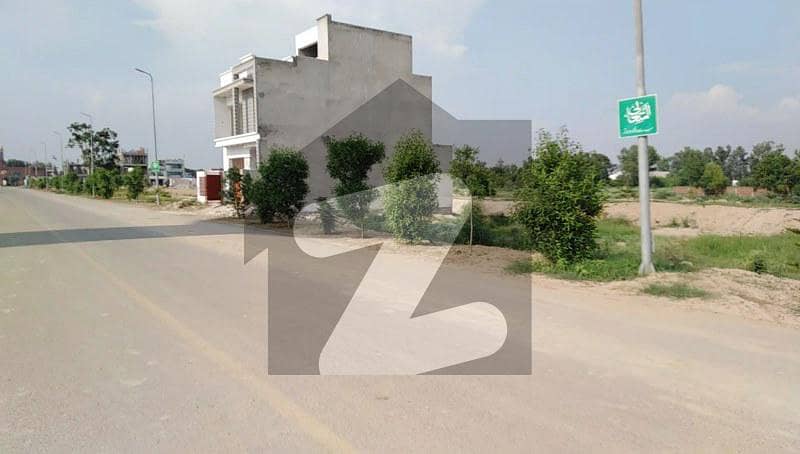 10 maral plot for sale in good location resionable price fast vist very hot location