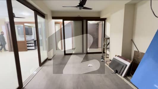5 Room Flat 1890 Sq Feet In Lucky One Apartment