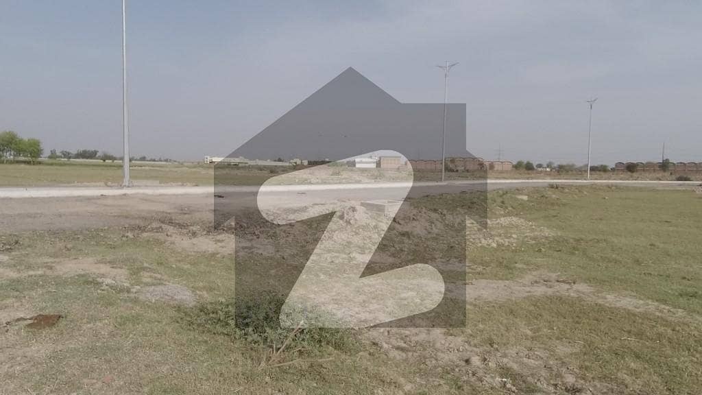 5 marla plot for sale in the most prime block of Dha 9 Town