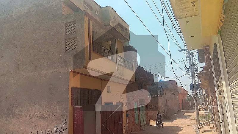 کاہنہ لاہور میں 4 کمروں کا 5 مرلہ مکان 16 ہزار میں کرایہ پر دستیاب ہے۔