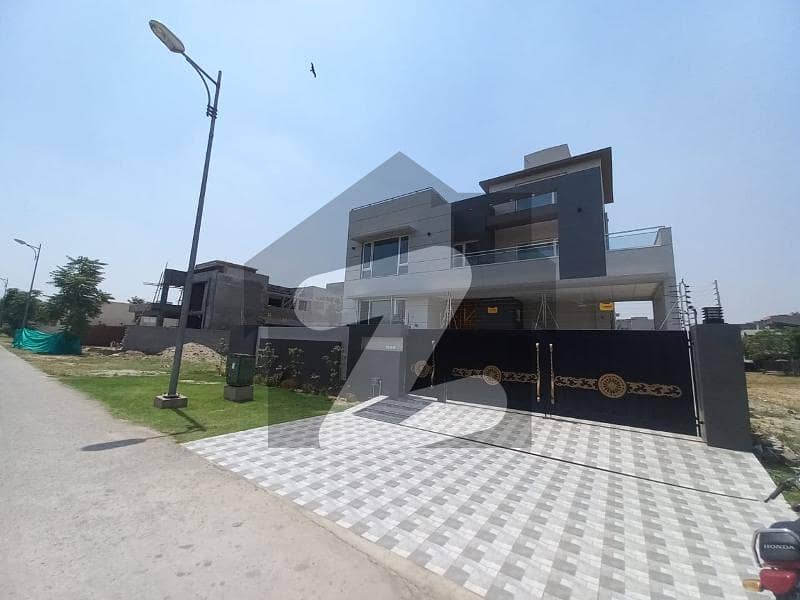 1 Kanal Upper Portion House available at DHA Phase 6.