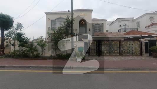 Prime Location 21 Marla House Available In Bahria Town - Overseas B For Rent