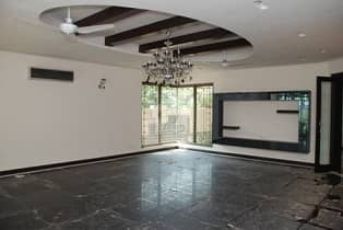 Syed Brother Offer 40 Marla Used House For Sale - Near To Main Road Cantt