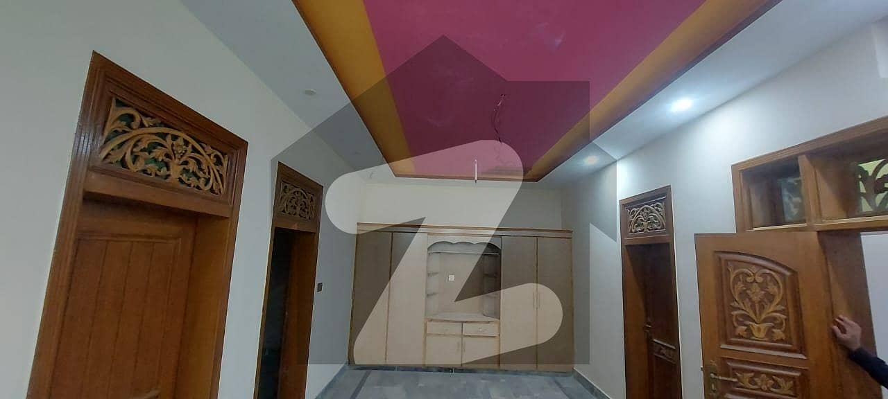 درمنگی ورسک روڈ پشاور میں 5 کمروں کا 6 مرلہ مکان 1.2 کروڑ میں برائے فروخت۔