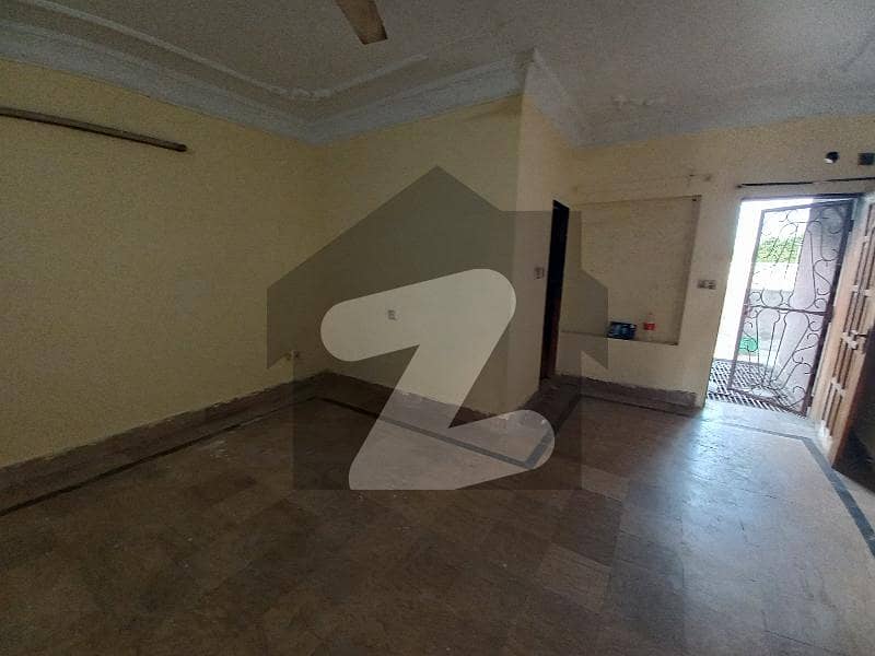 10 Marla Upper Portion For Rent Near Wahdat Road Punjab University