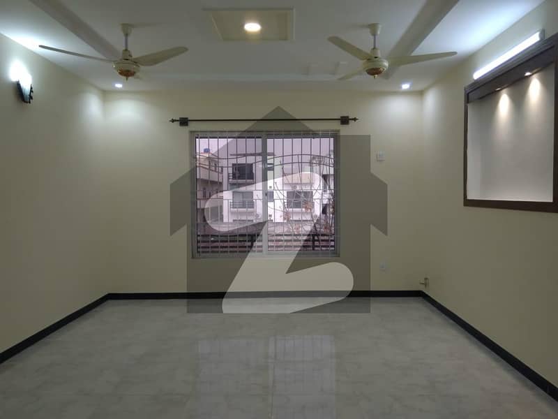 ای ۔ 11 اسلام آباد میں 3 کمروں کا 8 مرلہ مکان 5.3 کروڑ میں برائے فروخت۔