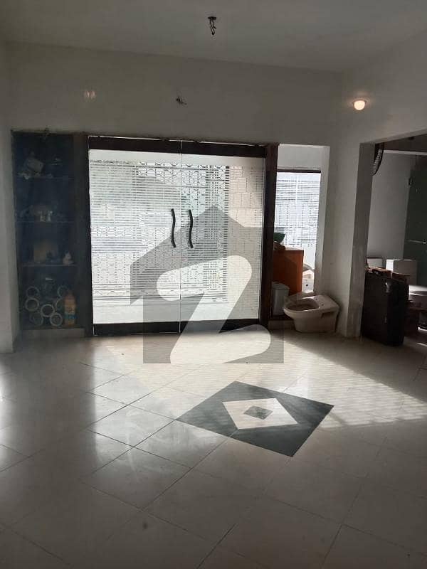 SPACE AVAILABLE FOR RENT IN CLIFTON BLOCK 4 SPACE AVAILABLE FOR RENT IN CLIFTON BLOCK 4