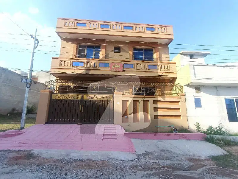 6 Marla One and Half Storey House For Sale in Airport Housing Society Sector 4