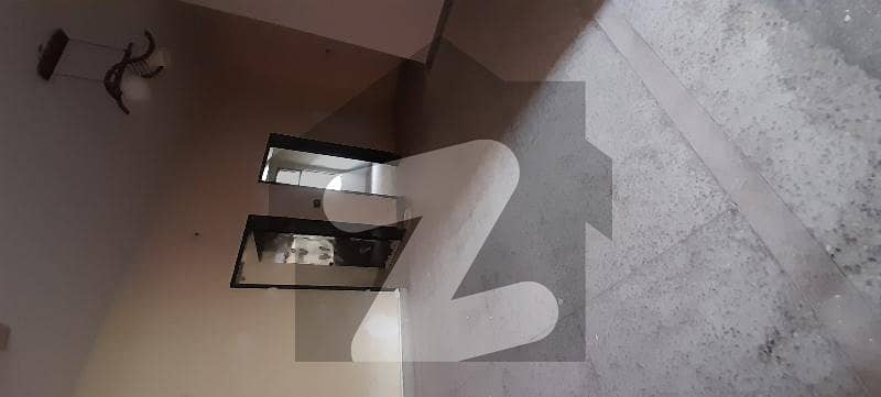 علامہ اقبال ٹاؤن لاہور میں 4 کمروں کا 10 مرلہ مکان 3.1 کروڑ میں برائے فروخت۔