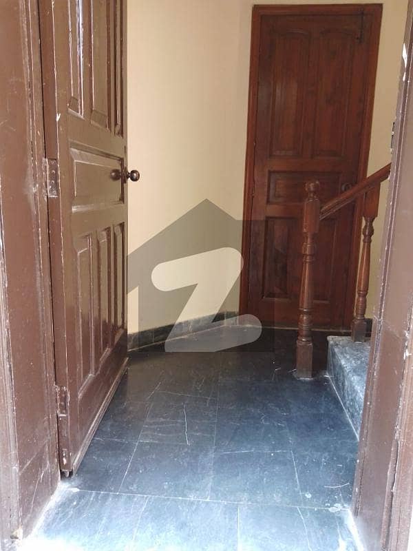 1 Kanal Upper Portion Independent For Rent In Dha Phase 4-cc