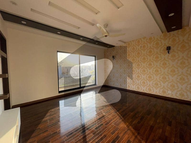 1 Kanal Stylish House For Rent In Green City