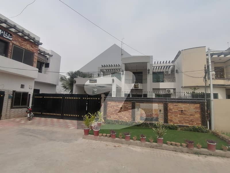 Prime Location In Khan Village 26 Marla House For sale Khan Village