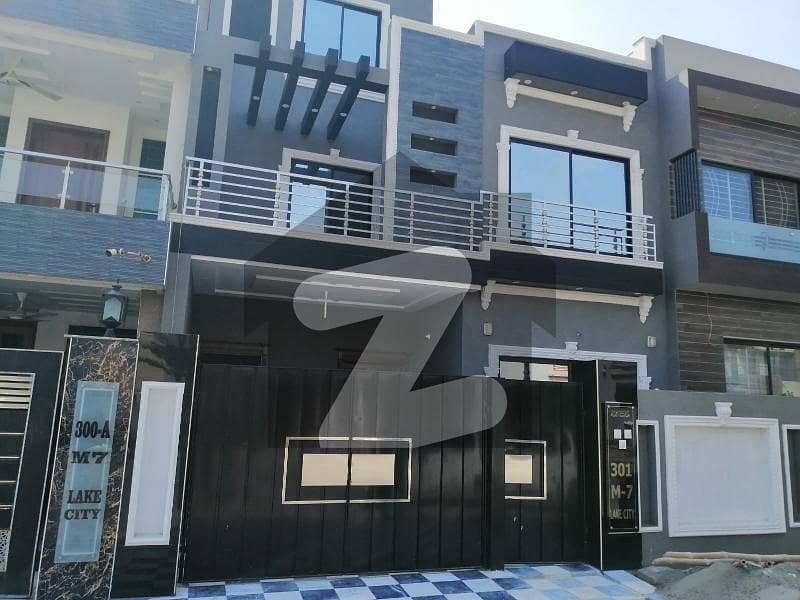 1575 Square Feet House Situated In Lake City - Sector M-7 For Rent