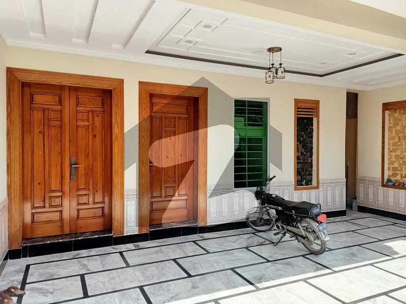 سوان گارڈن ۔ بلاک اے سوان گارڈن,اسلام آباد میں 6 کمروں کا 11 مرلہ مکان 4.5 کروڑ میں برائے فروخت۔