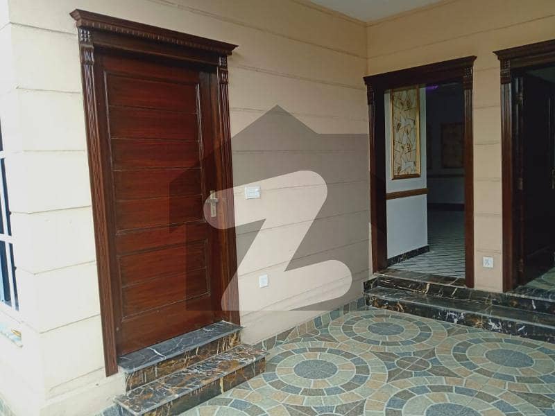 7 MARLA BRAND NEW HOUSE AVAILABLE FOR SALE IN NASHEMAN E IQBAL PHASE II