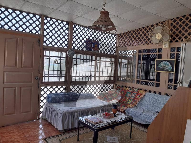 600 Sqyd Single Storey Bungalow For Sale Block 7