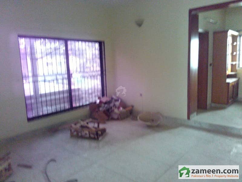 All real picture 20 Marla upper portion for rent in cantt cma colony