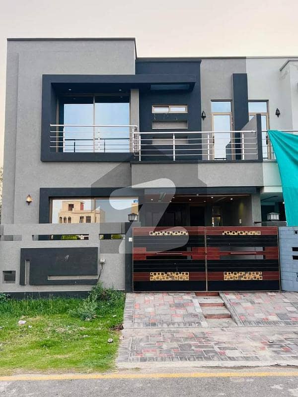 5 Marla Facing Park House For Sale Very Lowest Price In Central Park