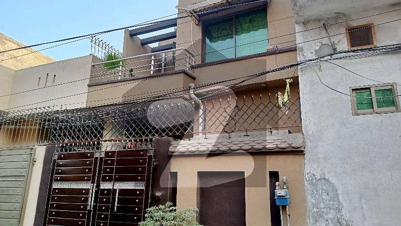 علی پارک کینٹ لاہور میں 4 کمروں کا 5 مرلہ مکان 1.4 کروڑ میں برائے فروخت۔