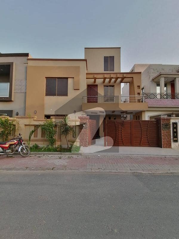 10 Maral Facing Park Like New Upper Portion Lower Lock For Rent In Bahria Town Lahore