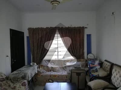 5 MARLA PRIME LOCATION LOWER PORTION FOR RENT IN DHA RAHBAR BLOCK F GASS AVAILABLE