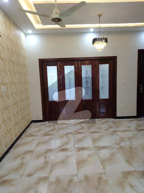 ڈی ۔ 12/4 ڈی ۔ 12 اسلام آباد میں 4 کمروں کا 5 مرلہ مکان 5.3 کروڑ میں برائے فروخت۔