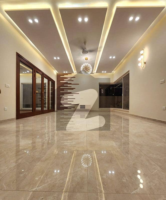 01 Kanal Brand New Beautiful House For Sale