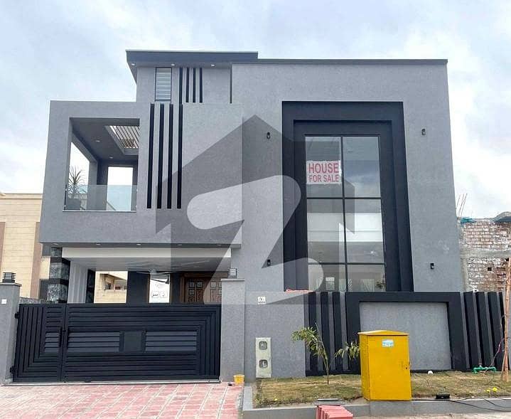 5 Marla Unique Design House Available for Rent in DHA