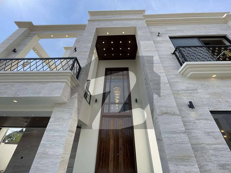 1 Kanal Lavish House Available For Sale in Janiper Block Bahria Town