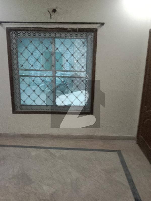پی اے ایف آفیسرز کالونی کینٹ لاہور میں 4 کمروں کا 7 مرلہ مکان 2.45 کروڑ میں برائے فروخت۔