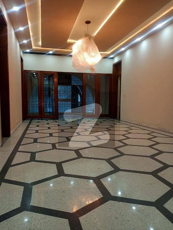 03-Kanal 04-Bedroom's Upper Portion Available For Rent Near Girja Choke Lahore Cantt.