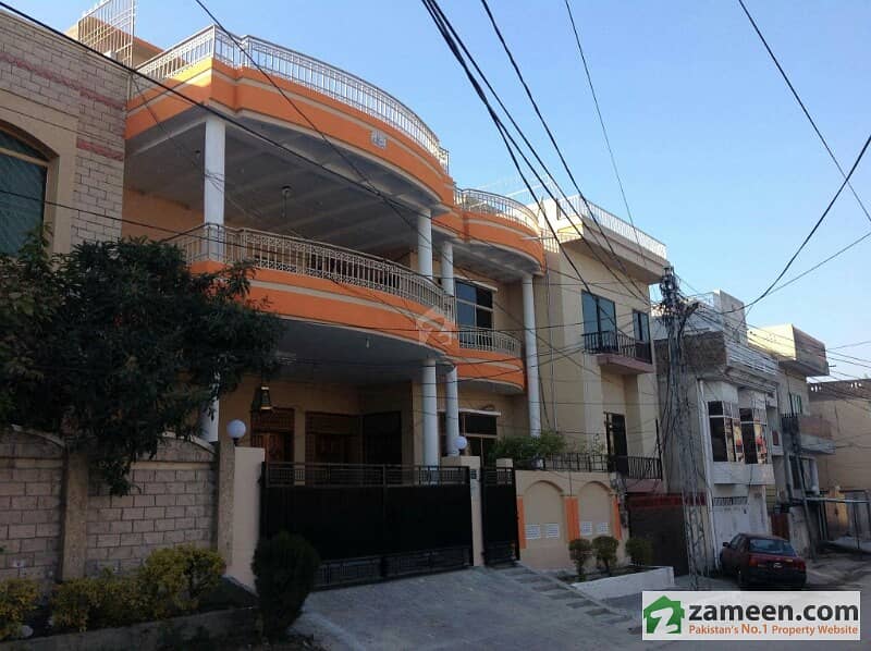 Triple Storey House For Sale In Quaid Avenue