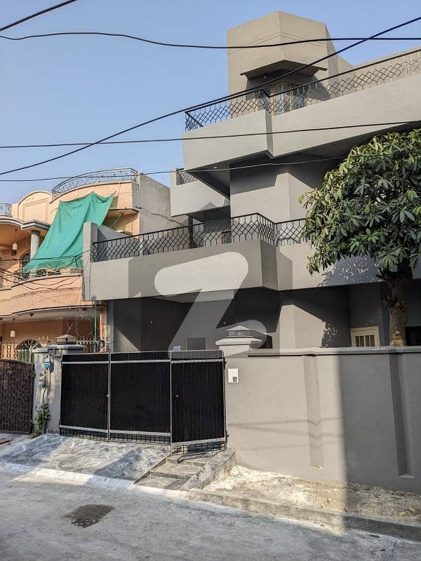 10 Marla House For Sale In B O R Society Johar Town,