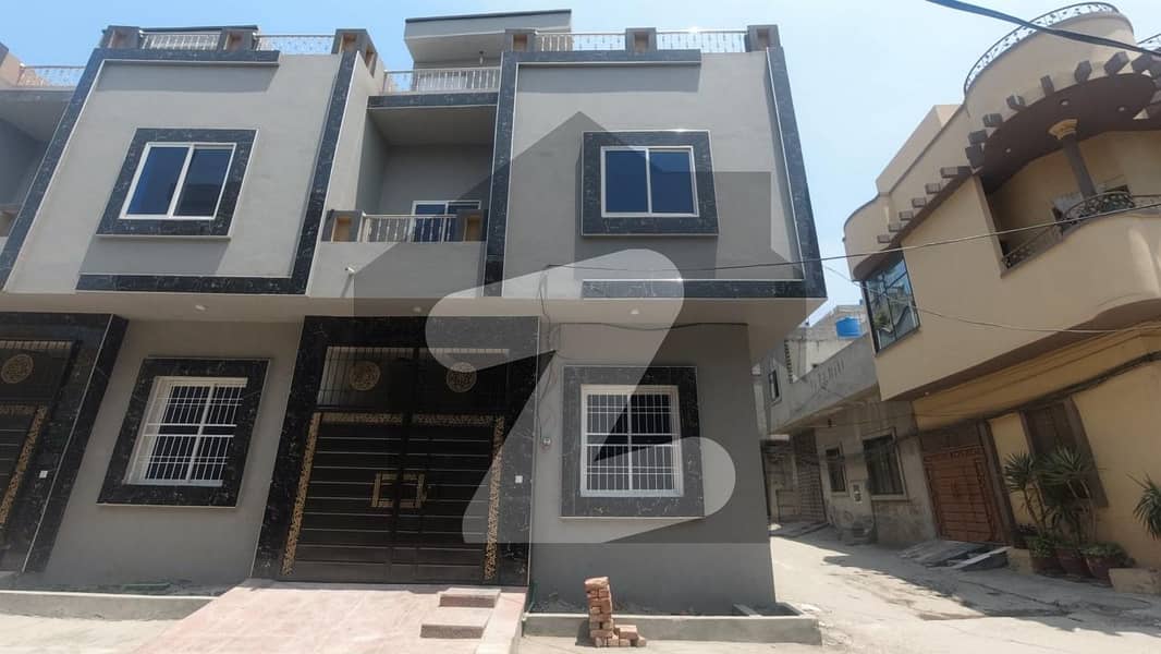 Corner In Canal Bank Housing Scheme 4 Marla House For sale