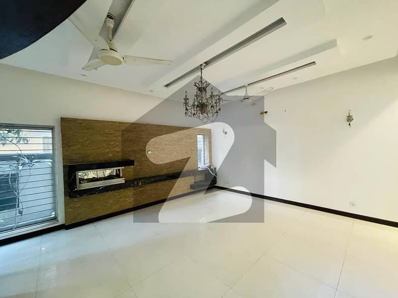 A 1 Kanal Upper Portion Located In DHA Phase 6 Is Available For rent