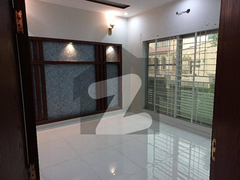 5 marla superb 3bed double story house for rent in Wapda town G-3 block