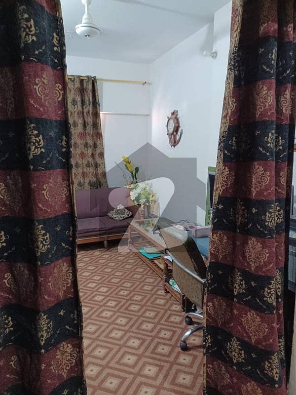 Nazimabad 1 1350 Square Feet Flat Up For sale