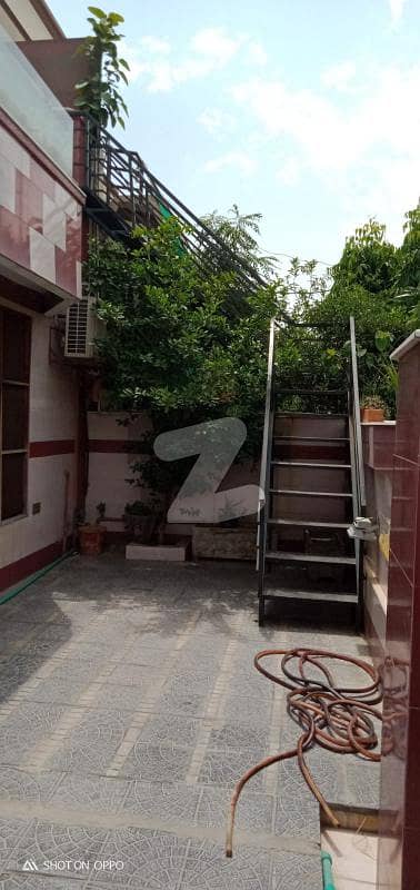 10 Marla Upper Portion Dha Phase 4 Available For Rent