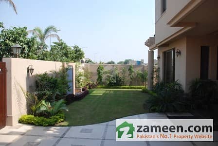 Main cantt shami road 21 Marla bungalows available for sale