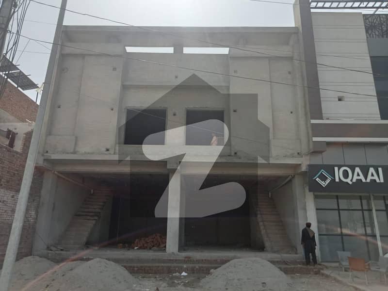 ایم اے جناح روڈ ملتان میں 4 مرلہ دکان 2.65 کروڑ میں برائے فروخت۔