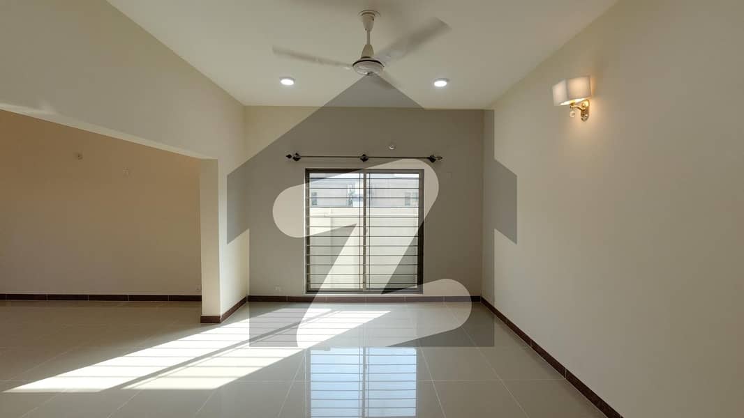 ON GOOD LOCATION House Of 375 Square Yards In Askari 5 - Sector J Is Available