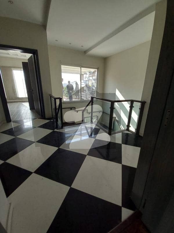 Ideal location 1 Kanal Upper Portion House Available For Rent In DHA Phase 4 Cc Block