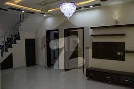 پارک ویو سٹی ۔ جاسمین بلاک پارک ویو سٹی لاہور میں 2 کمروں کا 5 مرلہ بالائی پورشن 32 ہزار میں کرایہ پر دستیاب ہے۔