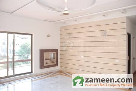 2 kanal upper portion for rent in Mall road scotch corner,