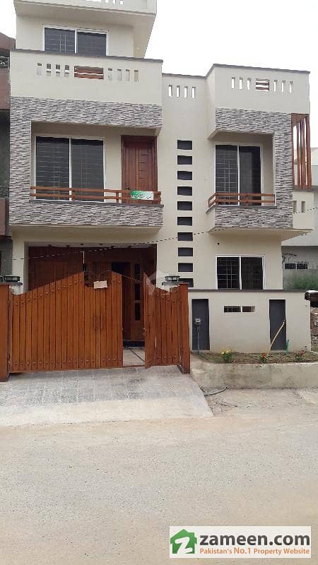 Corner Prime Location House For Sale G13 Size 25x40
