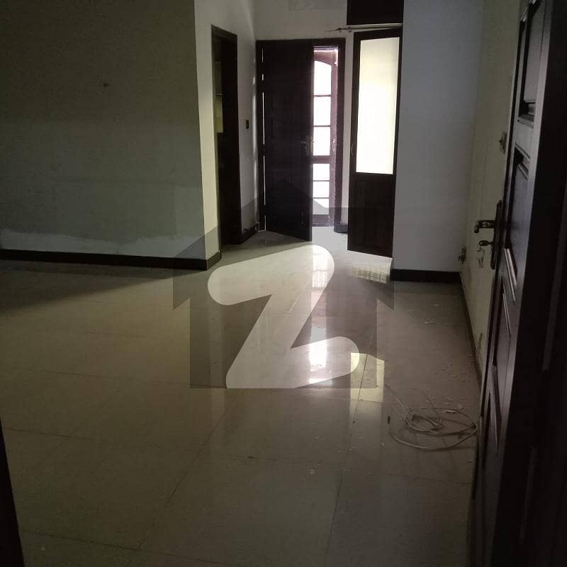 f11 new tiles floor house 5beds kitchen 2 rent 2lac 50thousand real pic