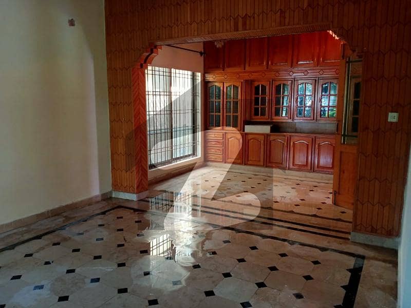 آئی ۔ 10 اسلام آباد میں 4 کمروں کا 6 مرلہ مکان 2.9 کروڑ میں برائے فروخت۔